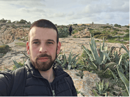 Неманя Попович